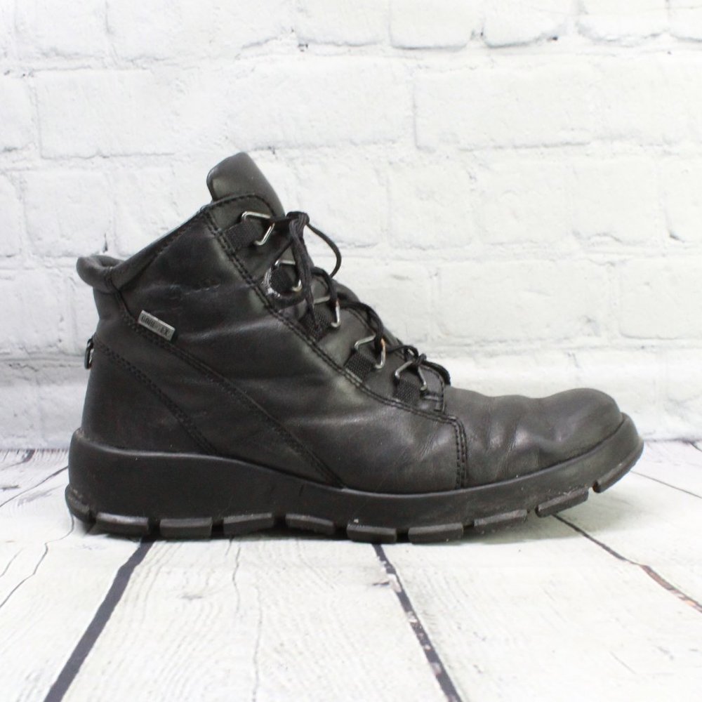 ECCO Round Toe Lace Up Combat Boots Size 6